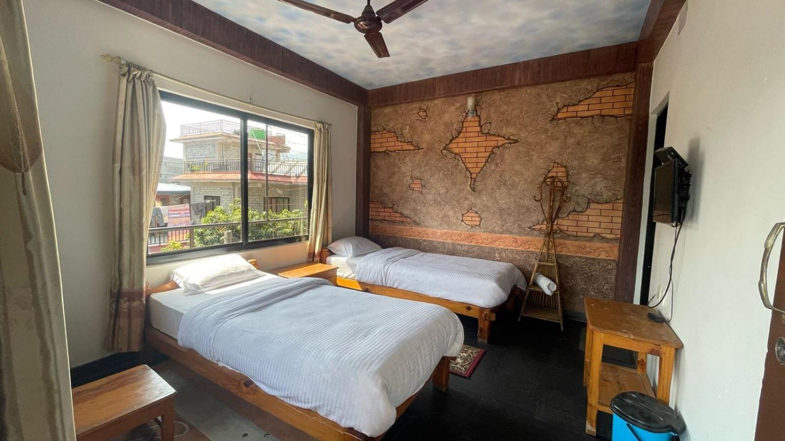 Hotel Hakoniwa Pokhara Exterior photo